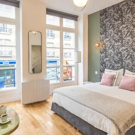 Charming Studio In The Heart Of Belleville Paris Exterior photo
