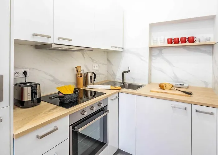 Charming Studio In The Heart Of Belleville