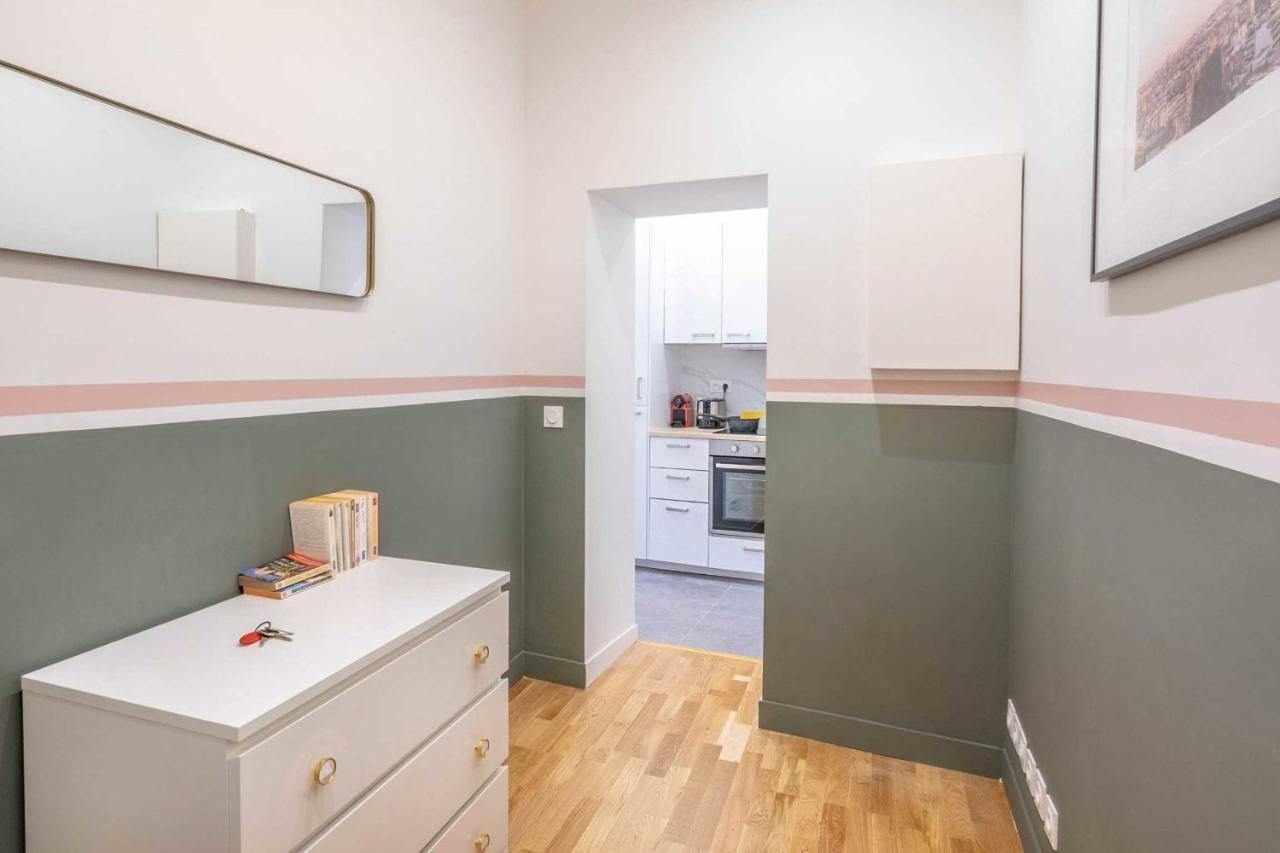 Charming In The Heart Of Belleville Appartement Parijs